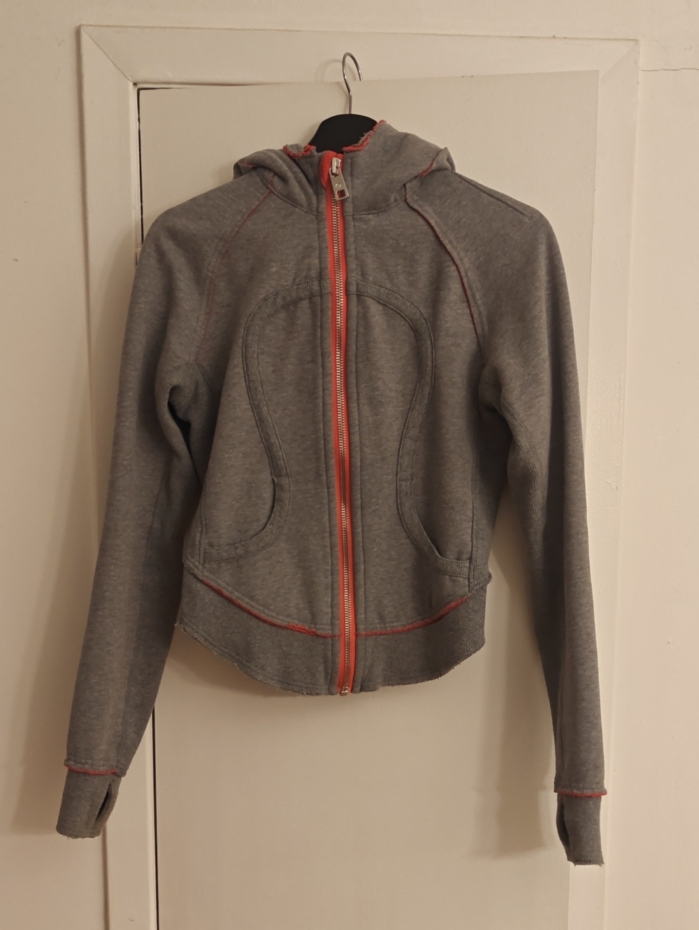 RARE lululemon athletica Gray Hooded Zip Crop Jacket with Coral Trim